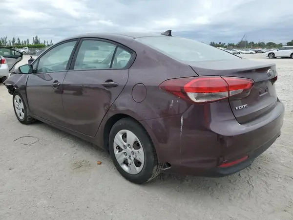 3KPFK4A74JE208401 2018 KIA FORTE - Image 2