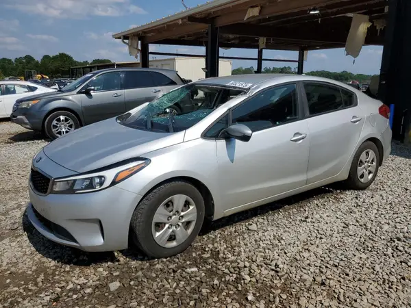 3KPFK4A74JE209712 2018 KIA FORTE - Image 1