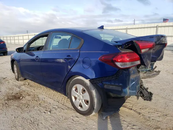 3KPFK4A74JE210049 2018 KIA FORTE - Image 2