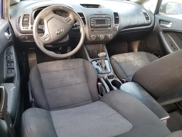 3KPFK4A74JE210049 2018 KIA FORTE - Image 8