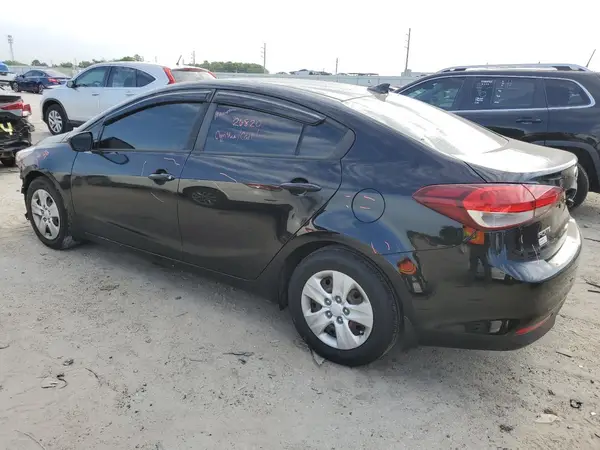 3KPFK4A74JE210178 2018 KIA FORTE - Image 2