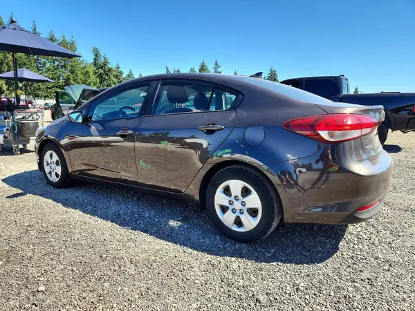 3KPFK4A74JE214957 2018 KIA FORTE - Image 2