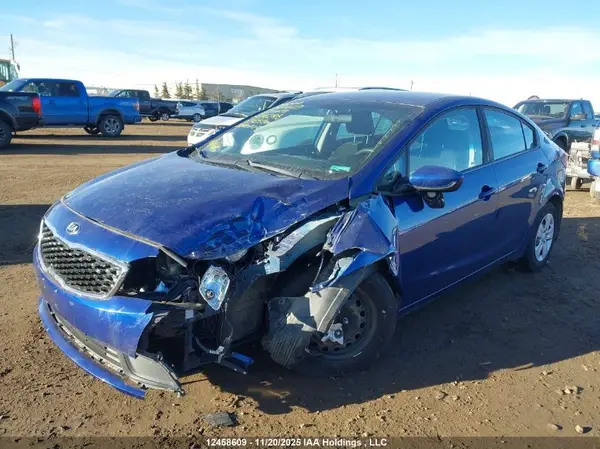3KPFK4A74JE216286 2018 KIA FORTE - Image 2