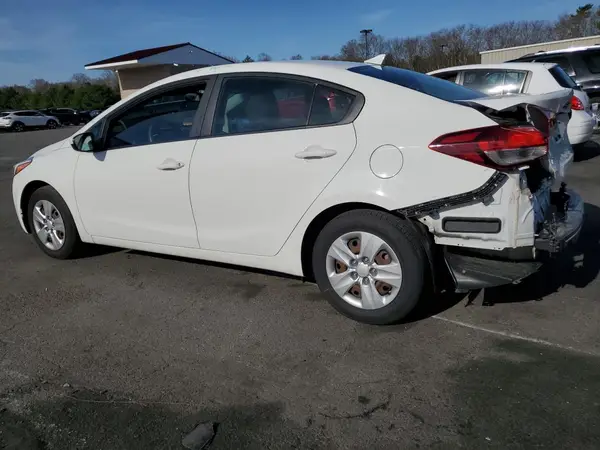 3KPFK4A74JE216899 2018 KIA FORTE - Image 2