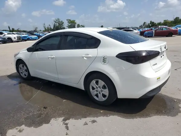 3KPFK4A74JE217695 2018 KIA FORTE - Image 2