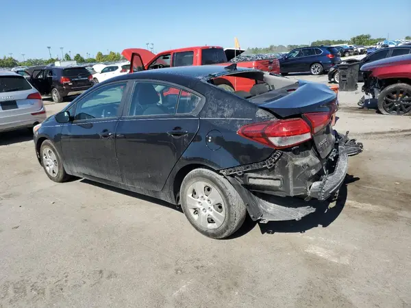 3KPFK4A74JE218538 2018 KIA FORTE - Image 2