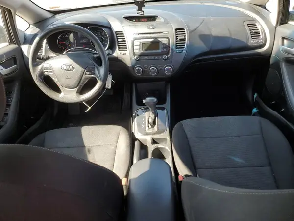 3KPFK4A74JE218538 2018 KIA FORTE - Image 8
