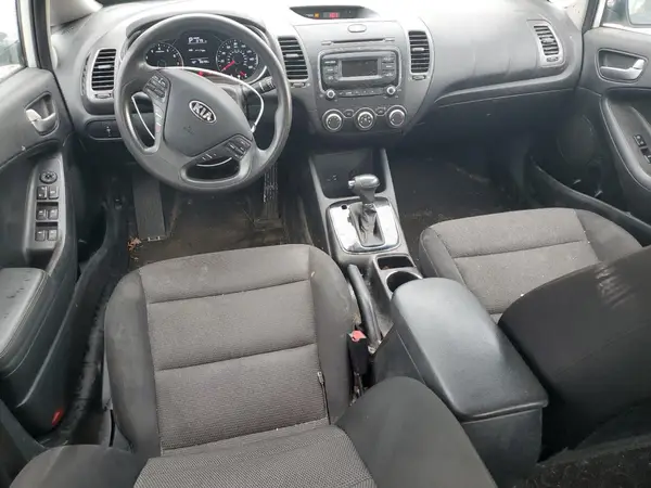3KPFK4A74JE218944 2018 KIA FORTE - Image 8