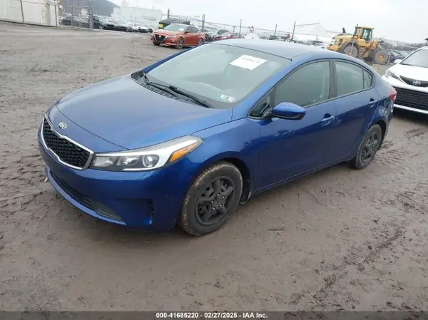 3KPFK4A74JE220211 2018 KIA FORTE - Image 2