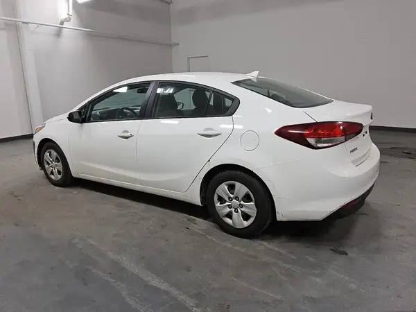 3KPFK4A74JE222248 2018 KIA FORTE - Image 2