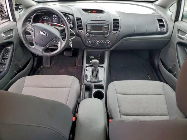 3KPFK4A74JE222301 2018 KIA FORTE - Image 8