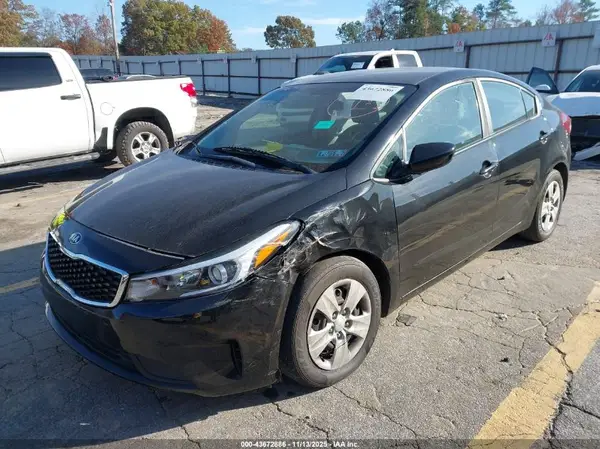 3KPFK4A74JE222332 2018 KIA FORTE - Image 2