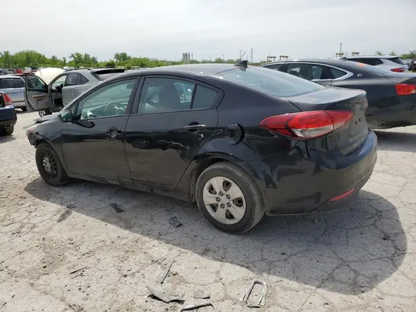3KPFK4A74JE227675 2018 KIA FORTE - Image 2