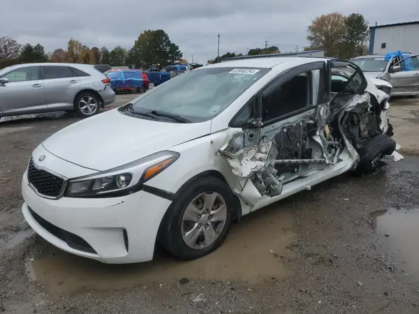 3KPFK4A74JE228549 2018 KIA FORTE - Image 1