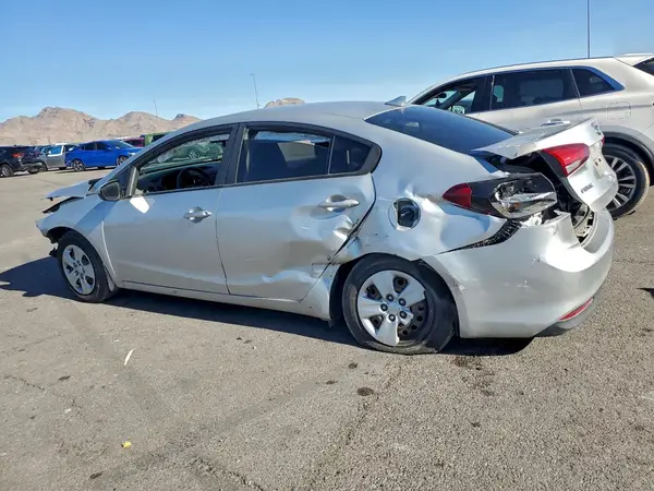 3KPFK4A74JE230706 2018 KIA FORTE - Image 2