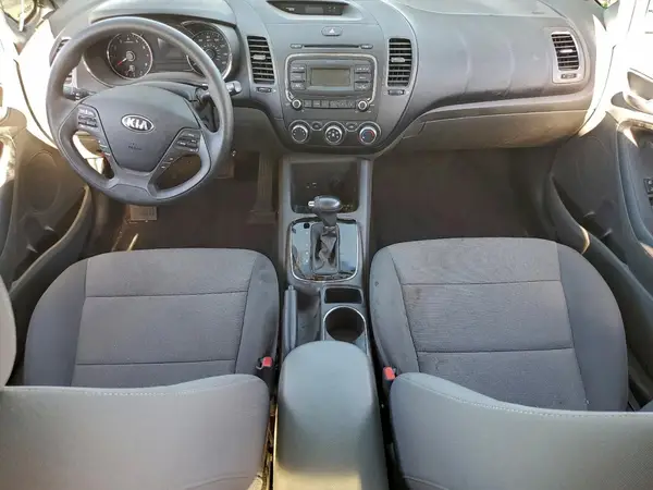 3KPFK4A74JE230706 2018 KIA FORTE - Image 8