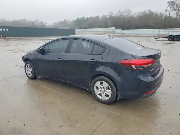 3KPFK4A74JE231872 2018 KIA FORTE - Image 2