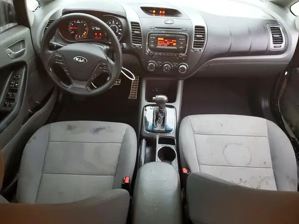3KPFK4A74JE231872 2018 KIA FORTE - Image 8