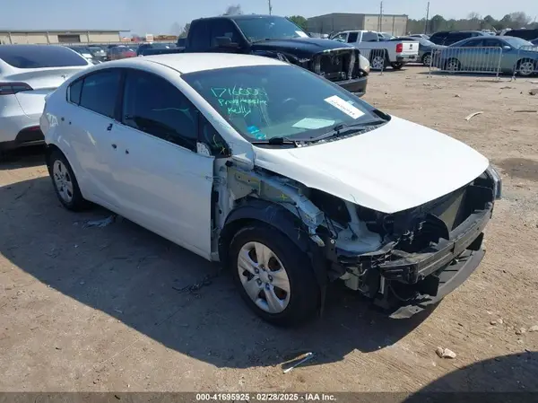 3KPFK4A74JE235730 2018 KIA FORTE - Image 1