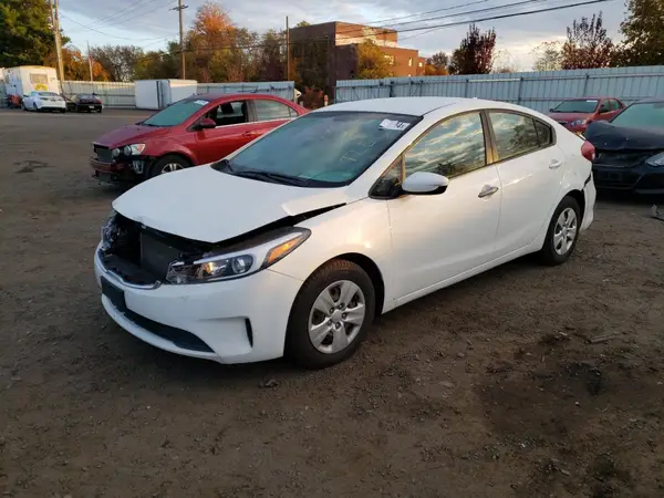 3KPFK4A74JE236134 2018 KIA FORTE - Image 1
