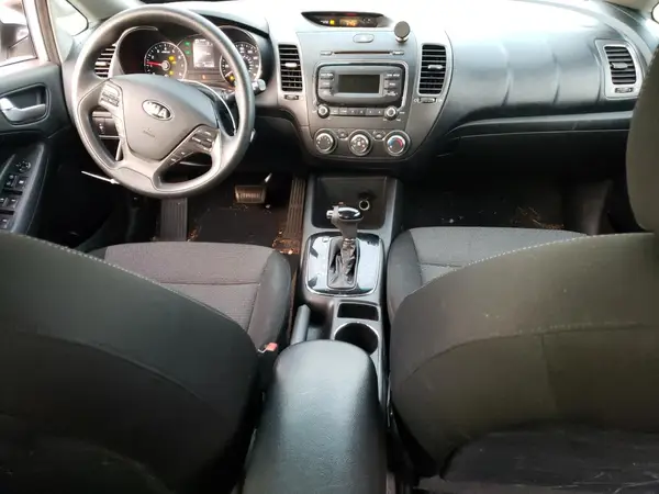 3KPFK4A74JE236134 2018 KIA FORTE - Image 8
