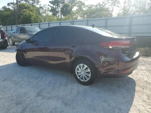 3KPFK4A74JE236358 2018 KIA FORTE - Image 2