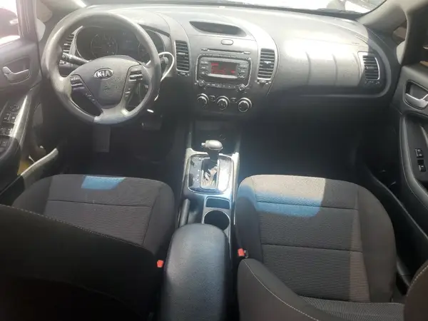 3KPFK4A74JE236358 2018 KIA FORTE - Image 8