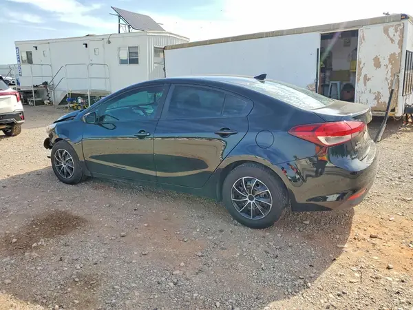 3KPFK4A74JE236683 2018 KIA FORTE - Image 2