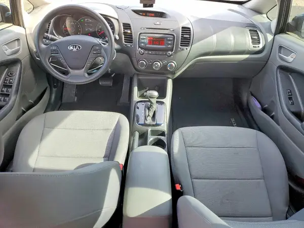 3KPFK4A74JE236683 2018 KIA FORTE - Image 8