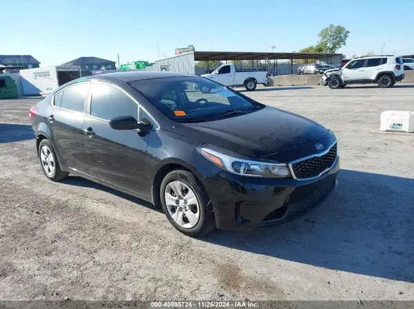 3KPFK4A74JE239051 2018 KIA FORTE - Image 1