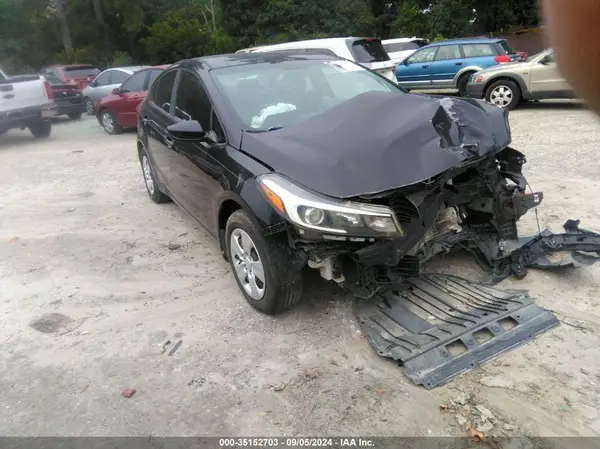 3KPFK4A74JE242399 2018 KIA FORTE - Image 1
