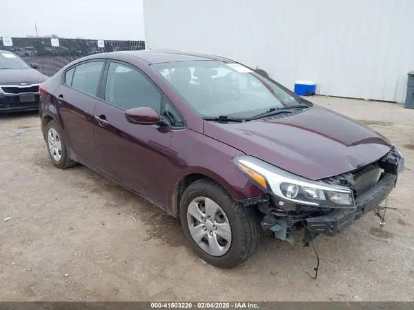 3KPFK4A74JE246016 2018 KIA FORTE - Image 1