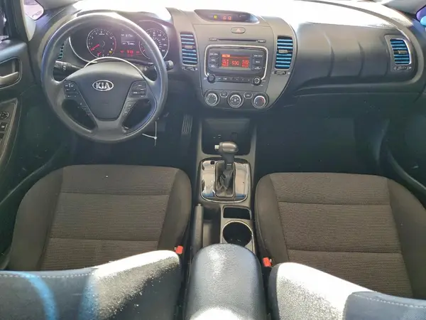 3KPFK4A74JE252916 2018 KIA FORTE - Image 8