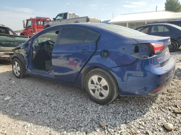 3KPFK4A74JE254780 2018 KIA FORTE - Image 2