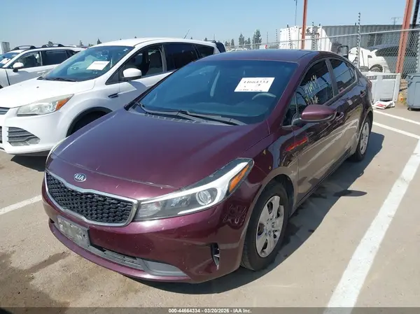 3KPFK4A74JE254956 2018 KIA FORTE - Image 2