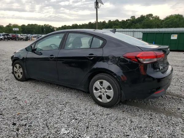 3KPFK4A74JE262717 2018 KIA FORTE - Image 2