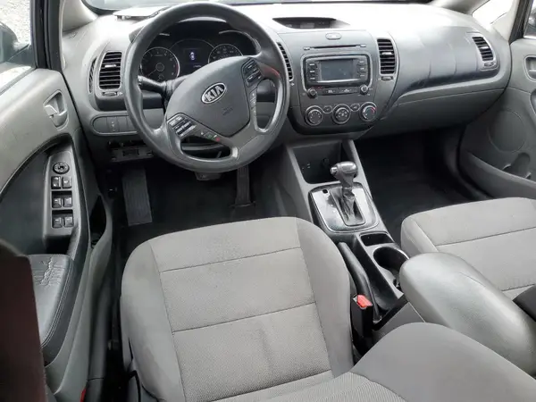 3KPFK4A74JE262717 2018 KIA FORTE - Image 8