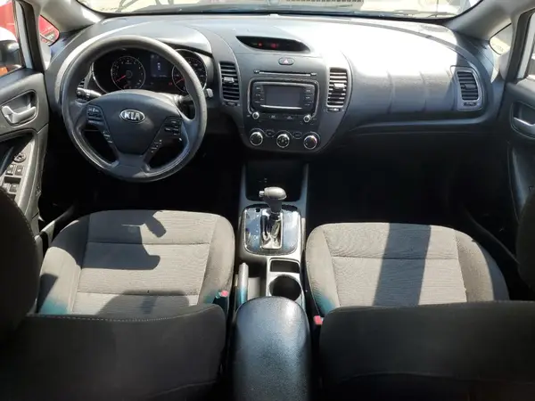 3KPFK4A74JE263382 2018 KIA FORTE - Image 8