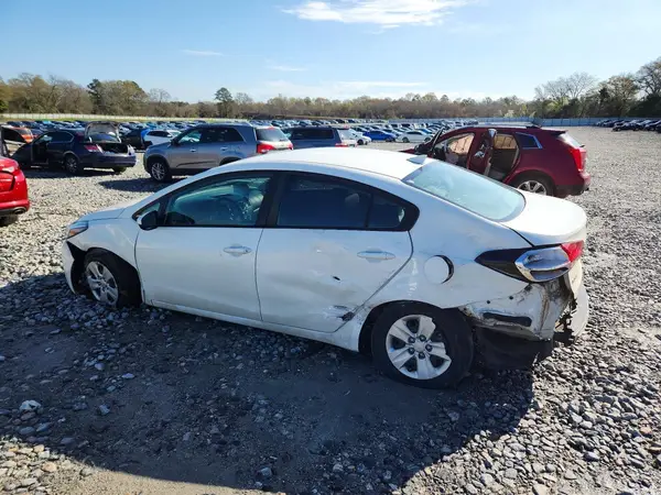3KPFK4A74JE268050 2018 KIA FORTE - Image 2