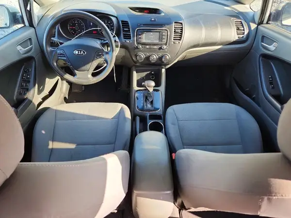3KPFK4A74JE268050 2018 KIA FORTE - Image 8