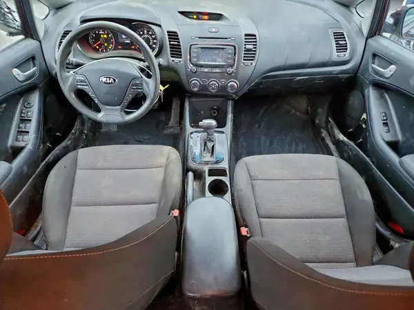 3KPFK4A74JE268209 2018 KIA FORTE - Image 8