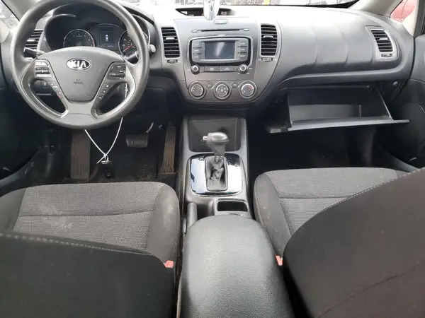 3KPFK4A74JE268971 2018 KIA FORTE - Image 8