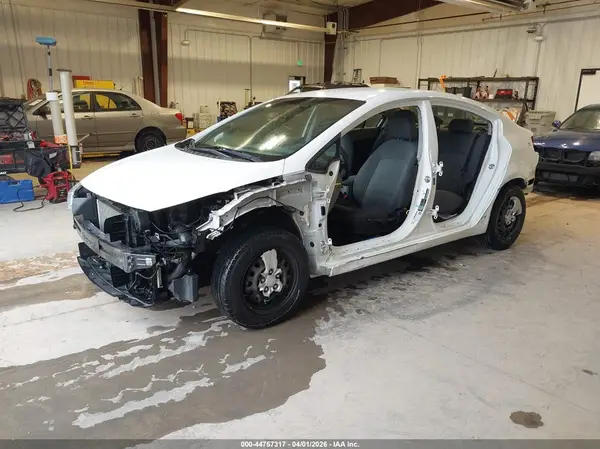 3KPFK4A74JE269182 2018 KIA FORTE - Image 2