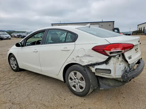 3KPFK4A74JE270851 2018 KIA FORTE - Image 2