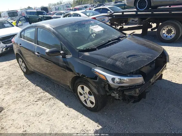3KPFK4A74JE271479 2018 KIA FORTE - Image 1