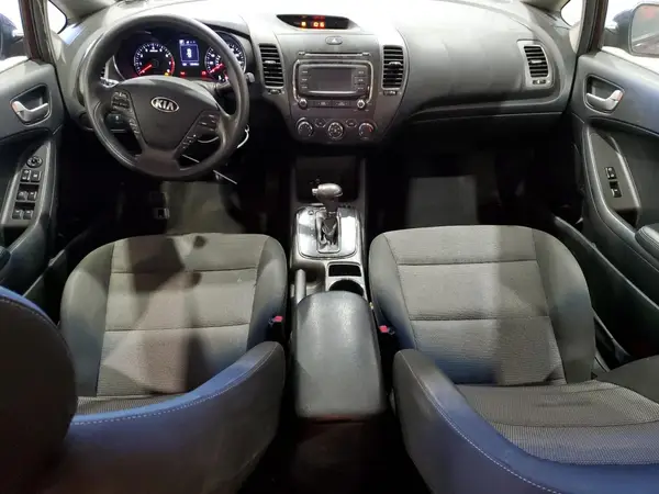 3KPFK4A74JE271529 2018 KIA FORTE - Image 8