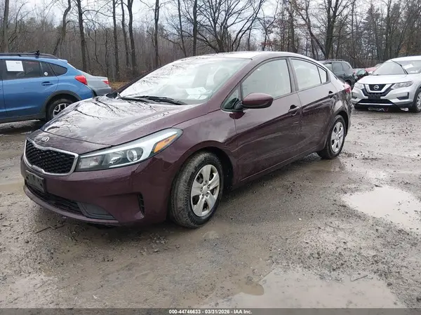 3KPFK4A74JE272907 2018 KIA FORTE - Image 2