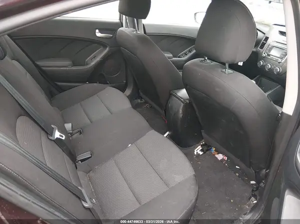 3KPFK4A74JE272907 2018 KIA FORTE - Image 8