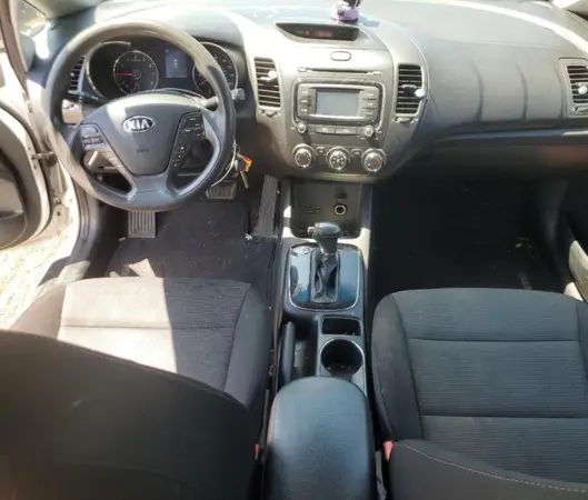 3KPFK4A74JE273183 2018 KIA FORTE - Image 8