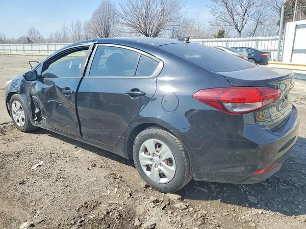 3KPFK4A74JE277041 2018 KIA FORTE - Image 2